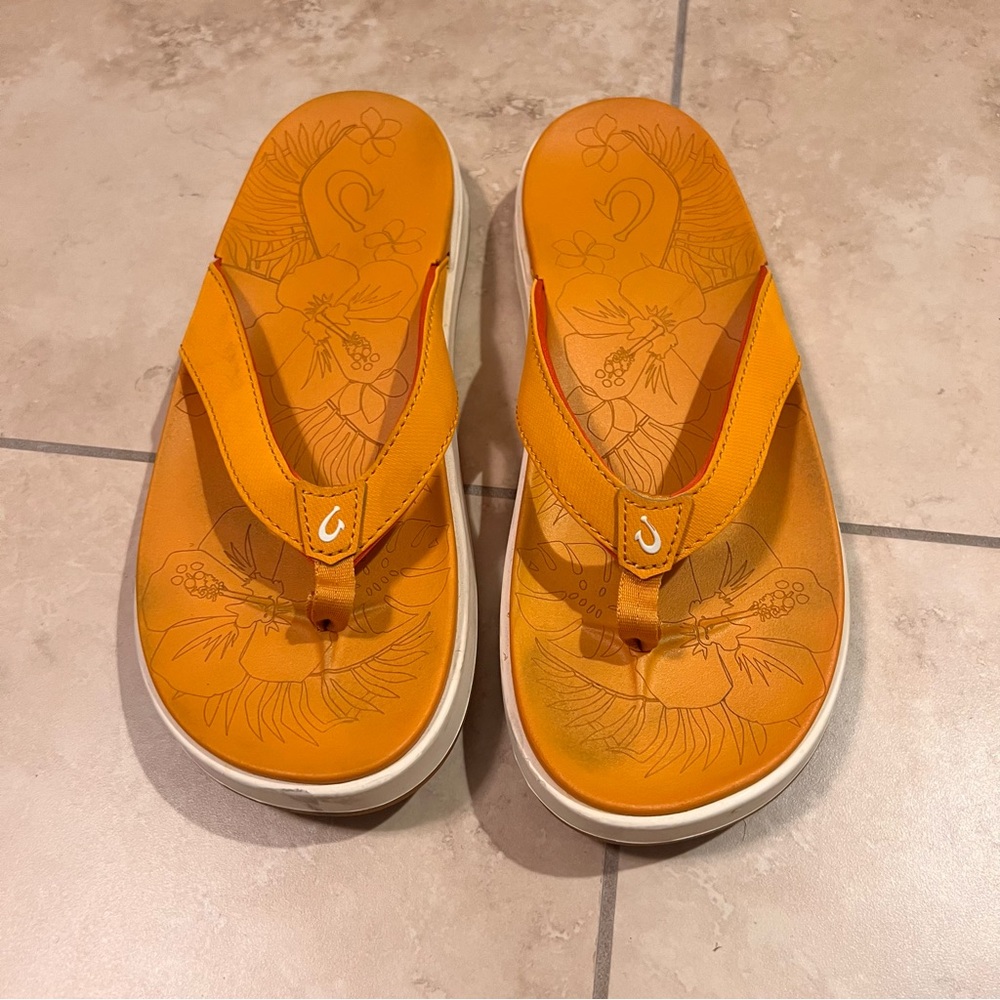 Olukai Wet Grip Sandals Size 7 Orange Yellow